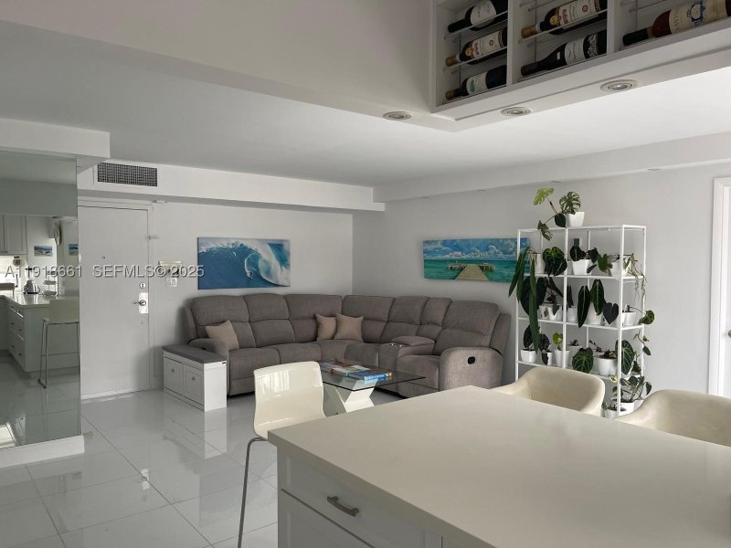 Condo for sale at Plaza of the Americas 716