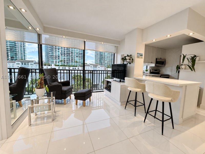 Comprar apartamento en Plaza of the Americas 716