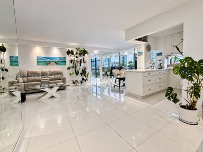 Comprar apartamento en Plaza of the Americas 716
