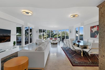 Ocean One Apt #504