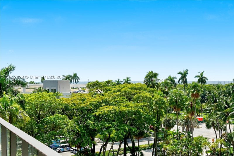 Comprar apartamento en MR. C Residences 405