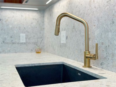 Comprar apartamento en MR. C Residences 405