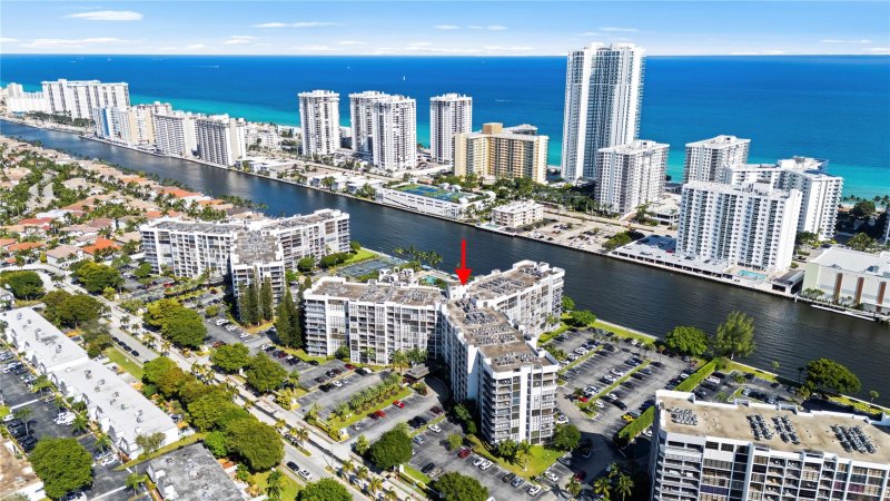 Oceanview Park Apt #718