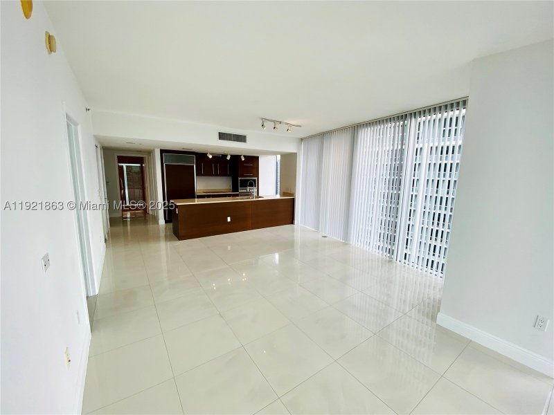 Condo for sale at Icon Brickell Tower I 3715