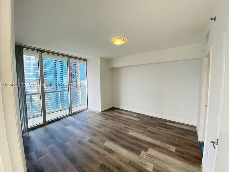 Condo for sale at Icon Brickell Tower I 3715