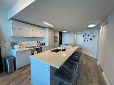 Comprar apartamento no Paraiso Bay Miami 3005
