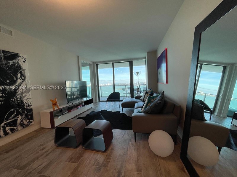 Condo for sale at Paraiso Bay Miami 3005