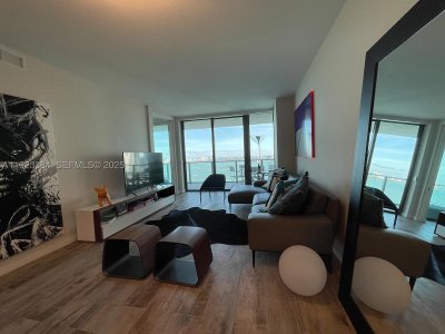 Comprar apartamento no Paraiso Bay Miami 3005