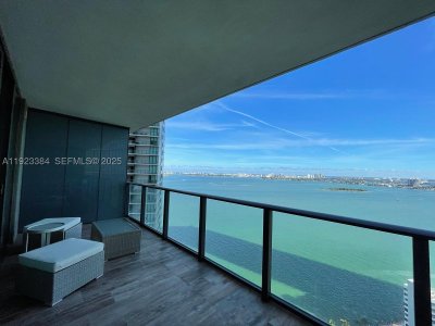 Comprar apartamento no Paraiso Bay Miami 3005