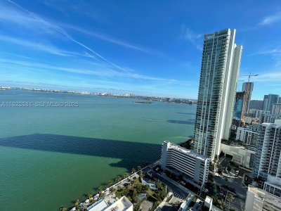Comprar apartamento no Paraiso Bay Miami 3005