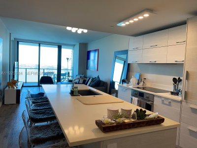 Comprar apartamento no Paraiso Bay Miami 3005