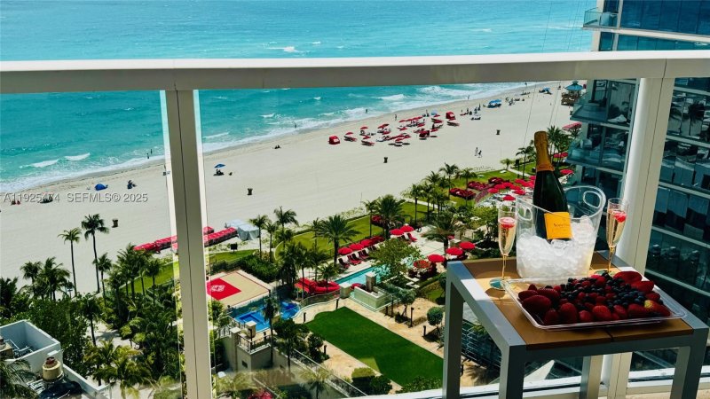 Condo for sale at Trump International Sonesta Beach Resort 1110