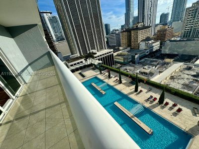 Comprar apartamento no 50 Biscayne 1703
