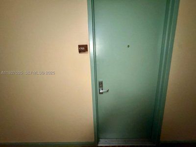 Comprar apartamento no 50 Biscayne 1703