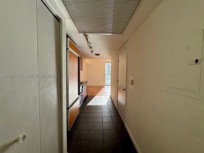 Comprar apartamento no 50 Biscayne 1703