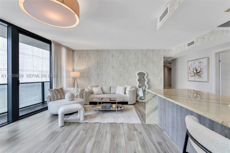 Comprar apartamento en SLS Lux Brickell 1805