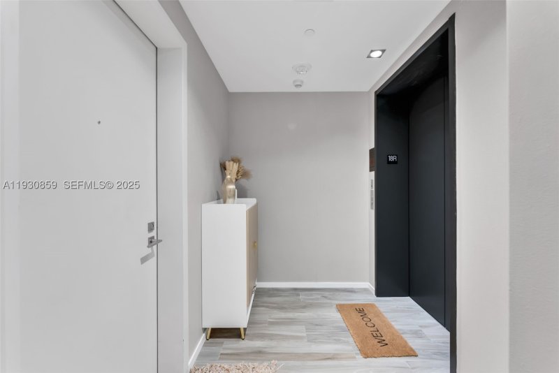 Comprar apartamento en SLS Lux Brickell 1805