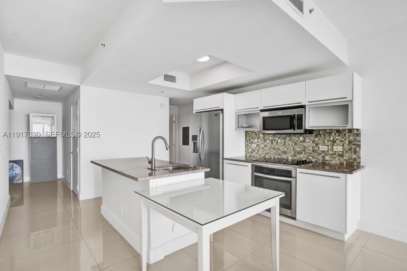 Condo for sale at Marina Blue 2904