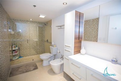 Comprar apartamento no Ocean Waves (old Champlain Towers North) 805