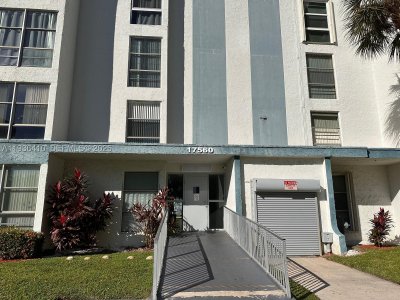 Comprar apartamento no Avila Condo 109