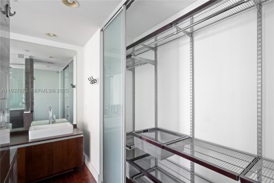 Comprar apartamento no Ten Museum Park 4108