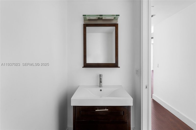 Condo for sale at Ten Museum Park 4108