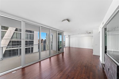 Comprar apartamento no Ten Museum Park 4108