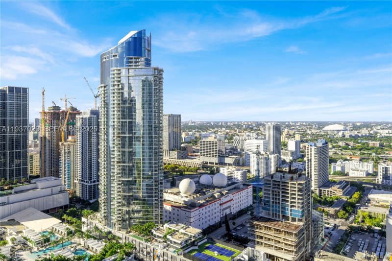 Condo for sale at Ten Museum Park 4108