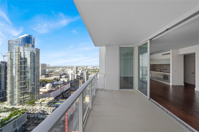 Condo for sale at Ten Museum Park 4108