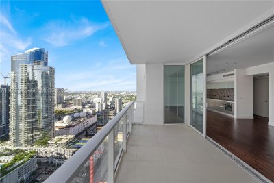 Comprar apartamento no Ten Museum Park 4108