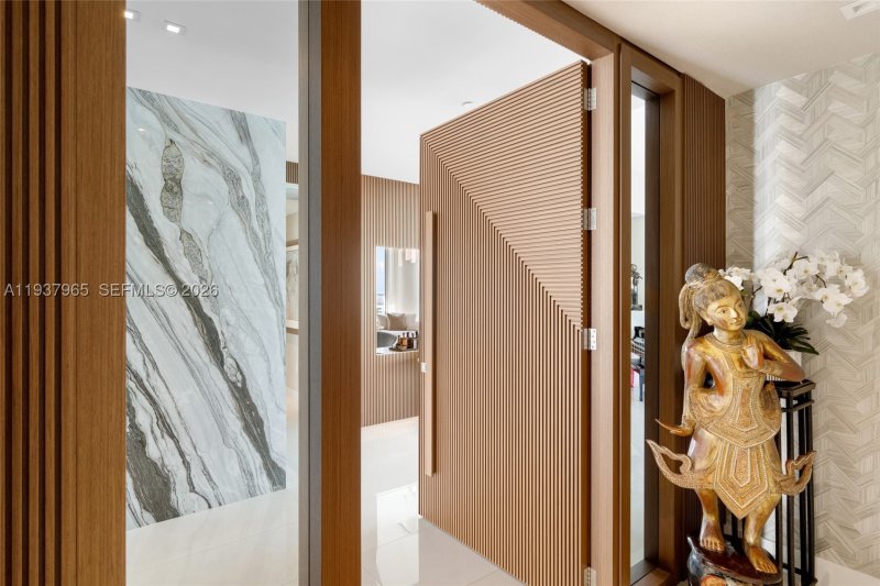 Condo for sale at Asia on Brickell 2004