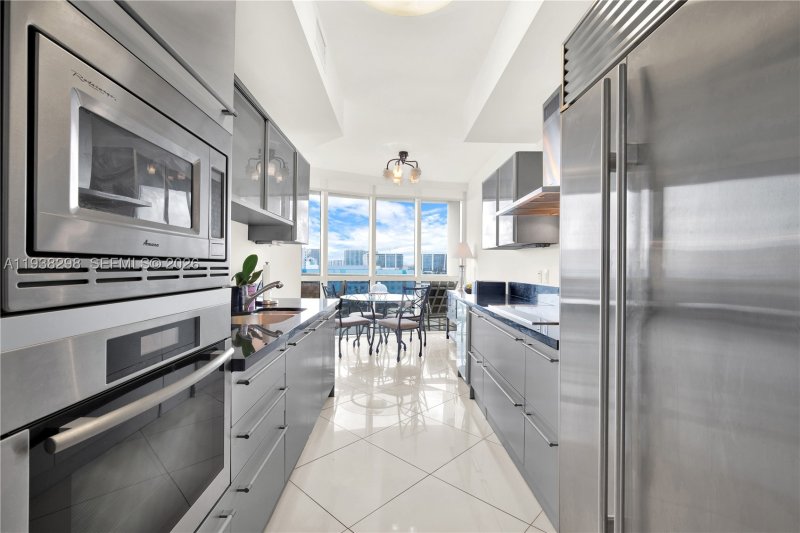 Condo for sale at Trump Royale 801A