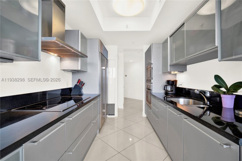 Condo for sale at Trump Royale 801A