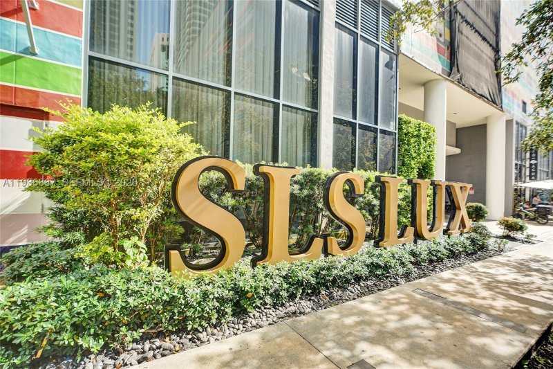 Comprar apartamento en SLS Lux Brickell 2405
