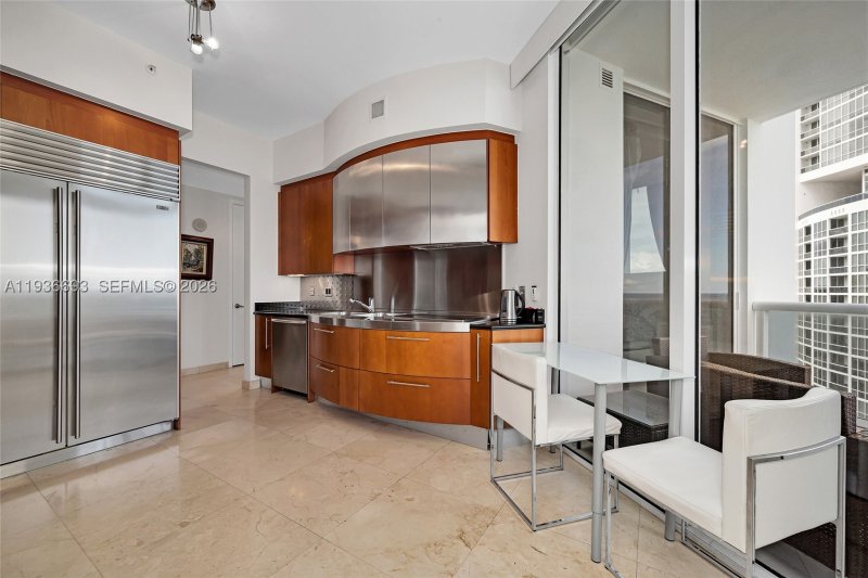 Comprar apartamento no Trump Palace 1609