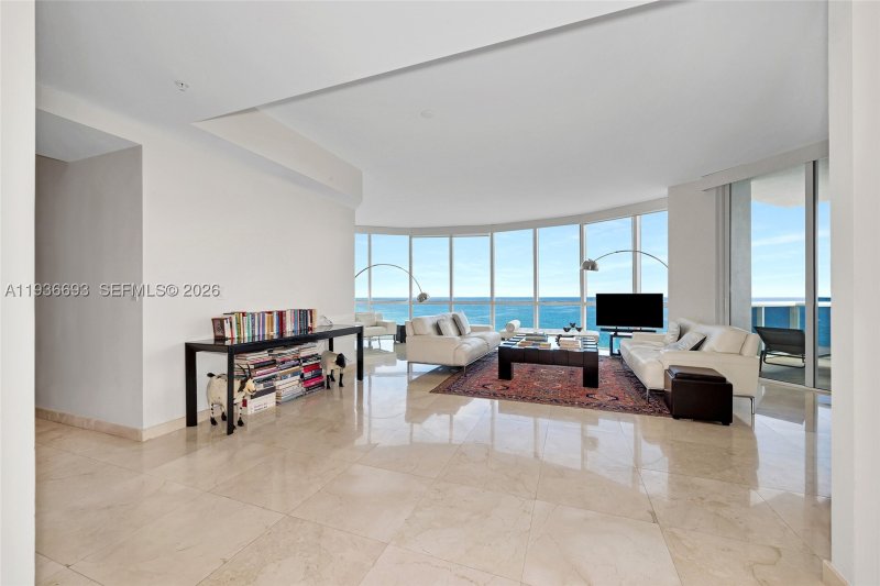 Comprar apartamento no Trump Palace 1609