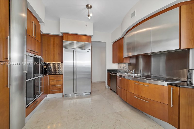 Comprar apartamento no Trump Palace 1609