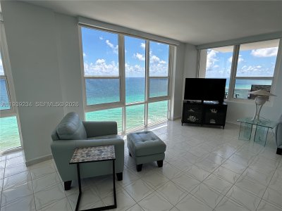 Aluguel de apartamento no Alexander Towers 1514
