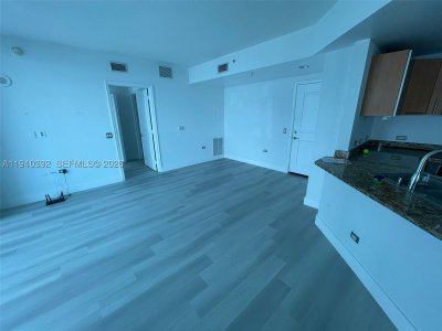 Comprar apartamento no Platinum Condo 1403