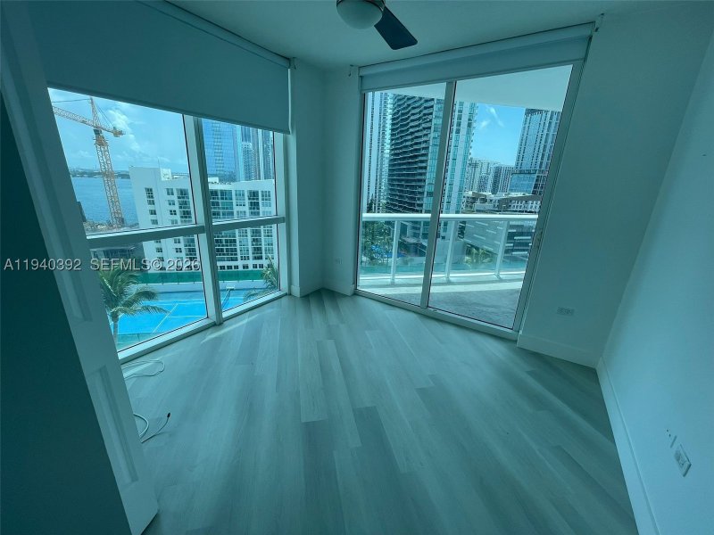 Comprar apartamento no Platinum Condo 1403