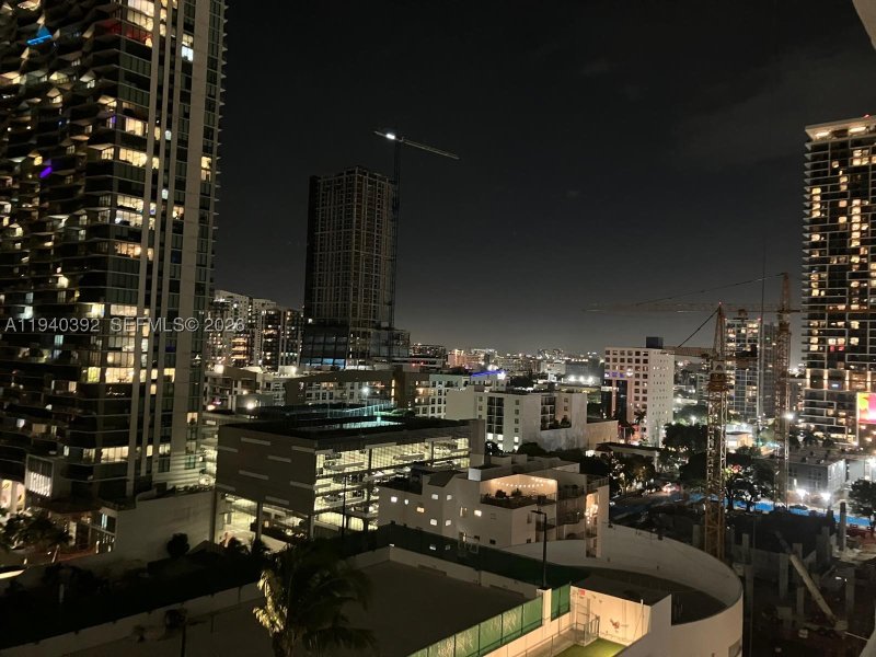 Comprar apartamento no Platinum Condo 1403
