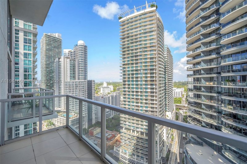 Comprar apartamento en Avenue on Brickell 1050 Tower 2418