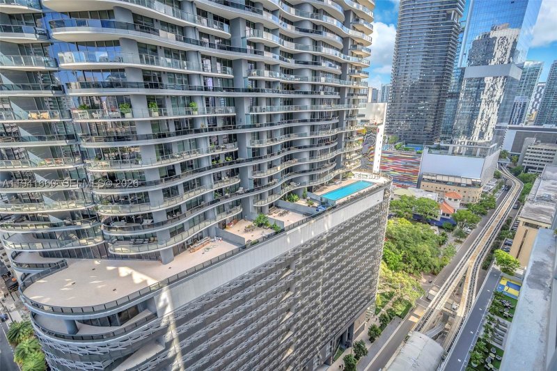 Comprar apartamento en Avenue on Brickell 1050 Tower 2418