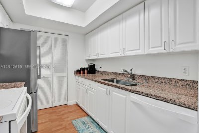 Comprar apartamento en Yacht Club at Portofino 807