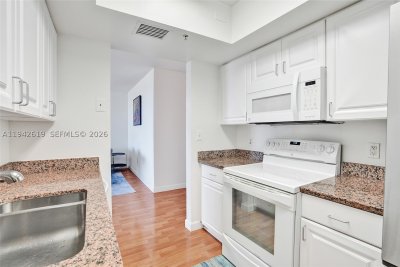 Comprar apartamento en Yacht Club at Portofino 807