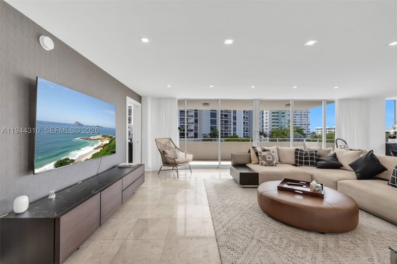 Condo for sale at Costa Brava 411