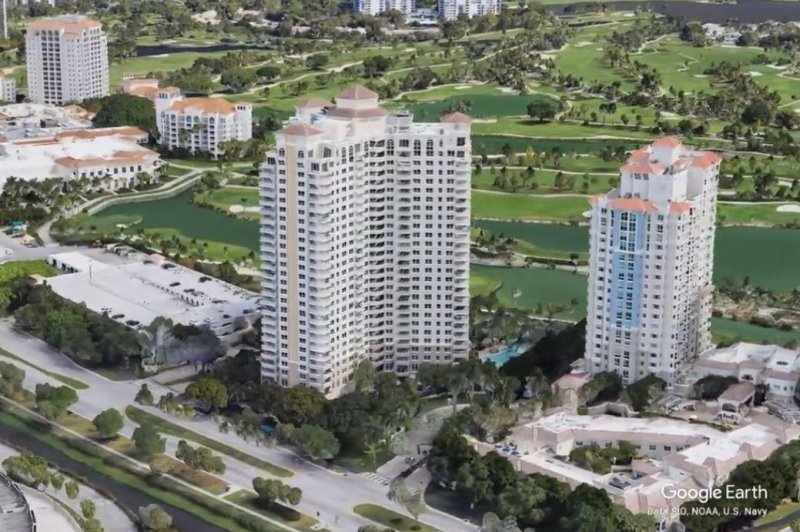 Condo for sale at Turnberry On The Green 2306
