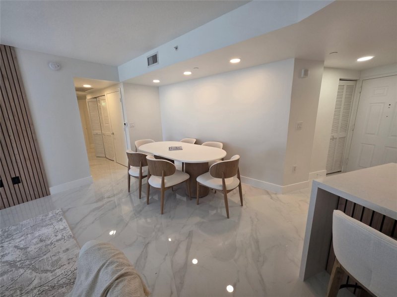 Condo for sale at Turnberry On The Green 2306