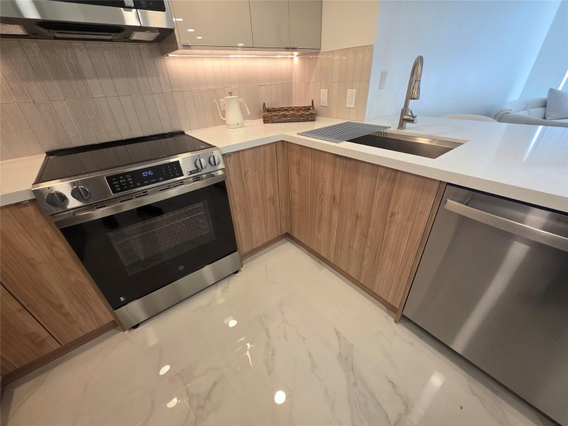 Condo for sale at Turnberry On The Green 2306