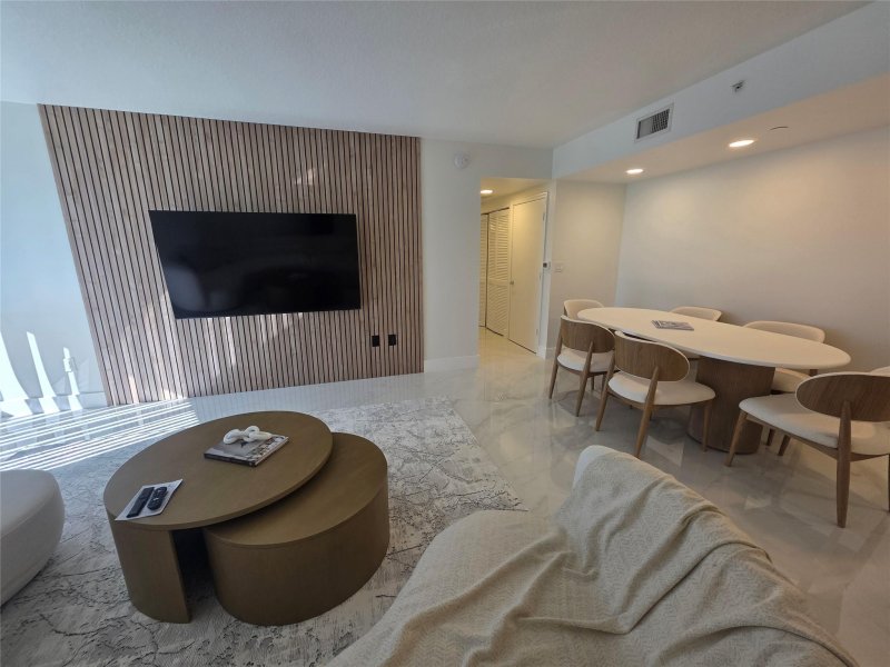 Condo for sale at Turnberry On The Green 2306
